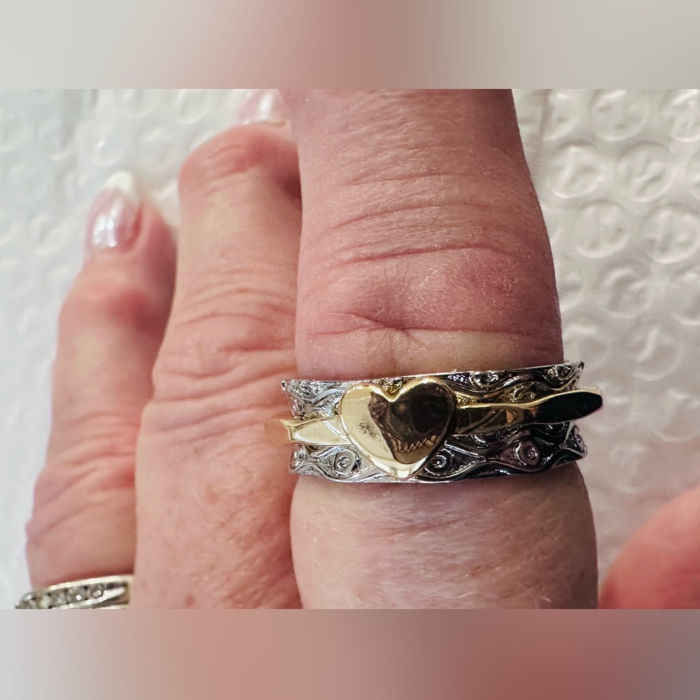 Size 9 Silver Filigree Ring with Gold Heart Band Thumb Ring - Picture 5 of 11